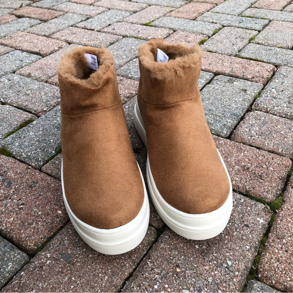 Suede Water Resistant Ankle Booties 🤎🤎 - Picture 4 of 15